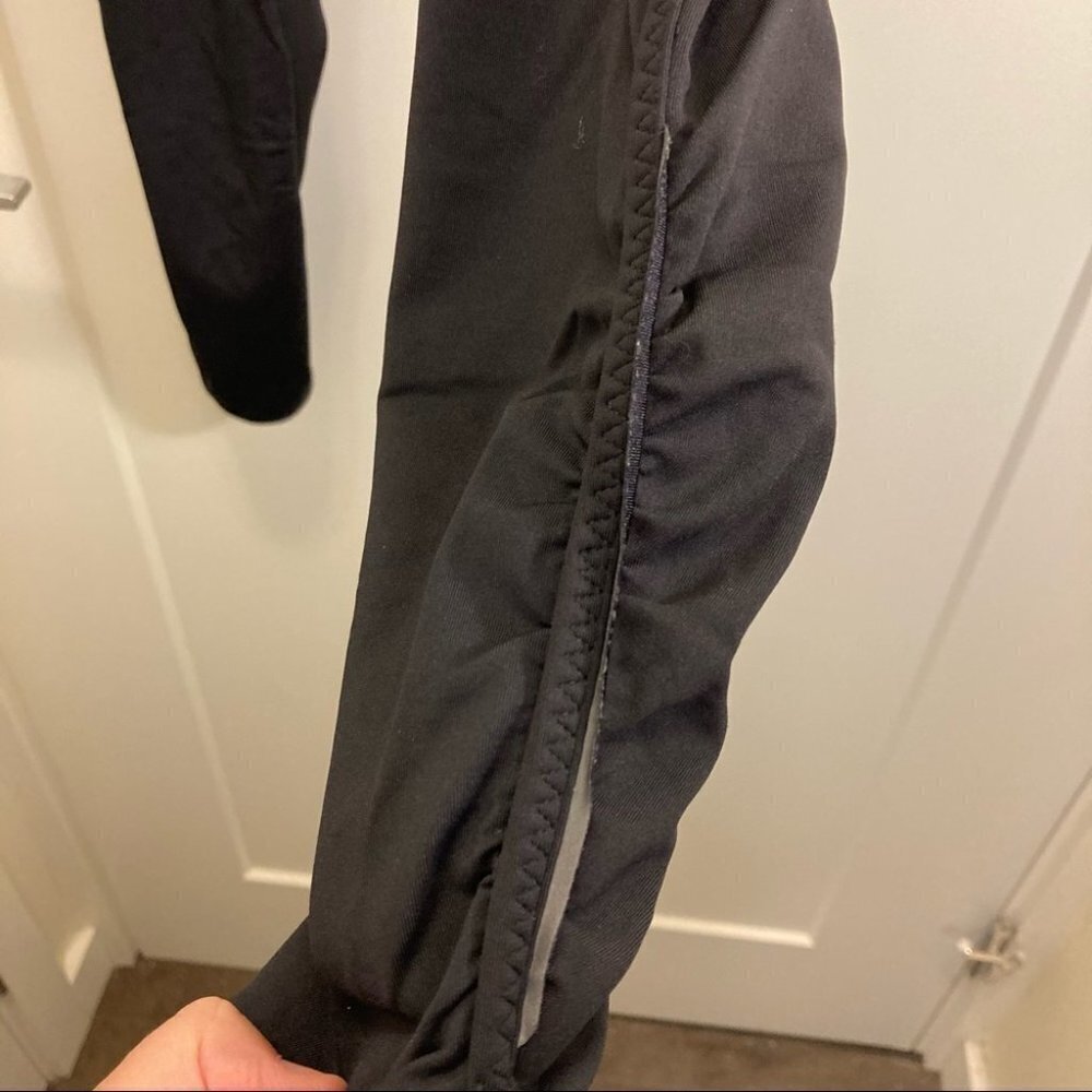 LULULEMON Sz 4 Leg Ruching Reflective Strip Pockets Leggings - Picture 4 of 5